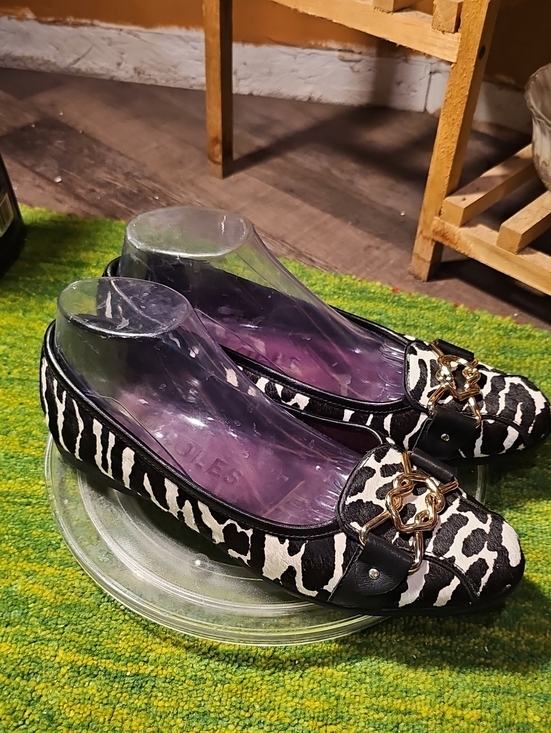 AEROSOLES Shoes - A1 Aerosoles White Black Zebra Animal Print NWOT MULES LOAFER Chain Accents 10.5